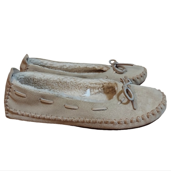 L.L.Bean Hearthside Suede Sherpa Lined Moccasins - Picture 4 of 12